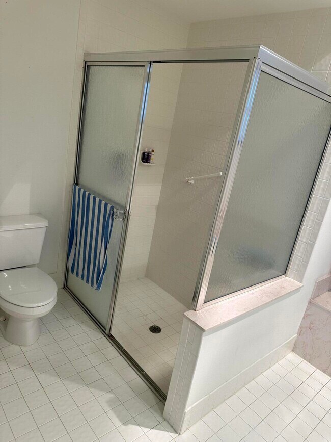 Building Photo - 8330 Lake Cypress Rd