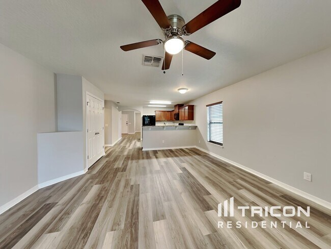 Building Photo - 591 Swallowtail Dr