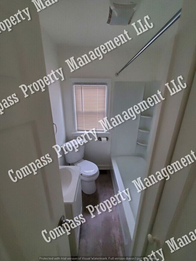 Building Photo - $1095 - 2 Bed, 1 Bath - Parkesburg