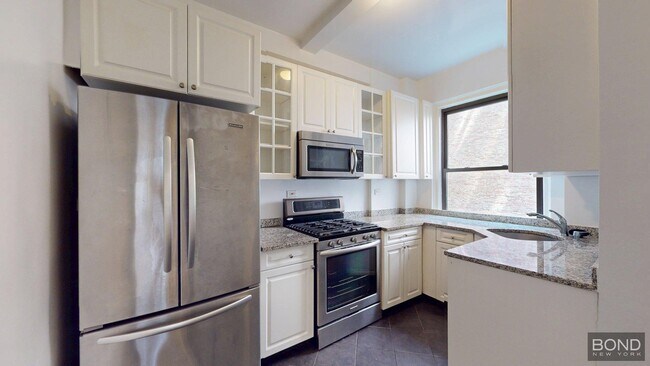 Foto del edificio - 111 E 80th St