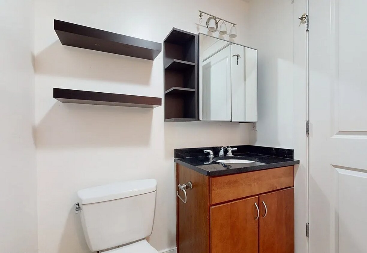 Primary Photo - Spacious 1 bedroom 1 bathroom