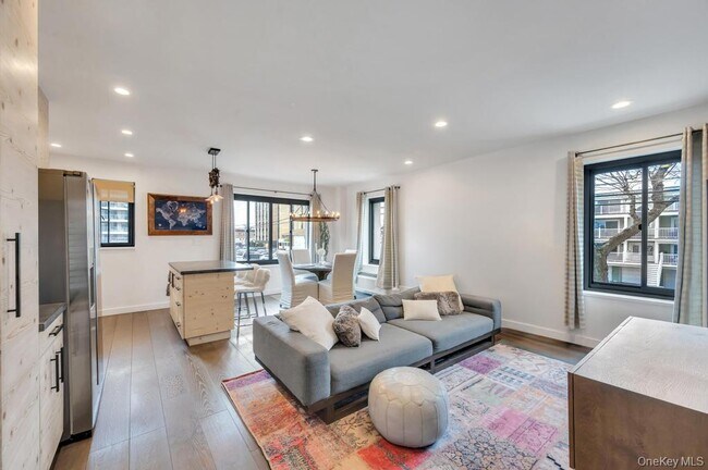 Foto del edificio - 100 W Broadway