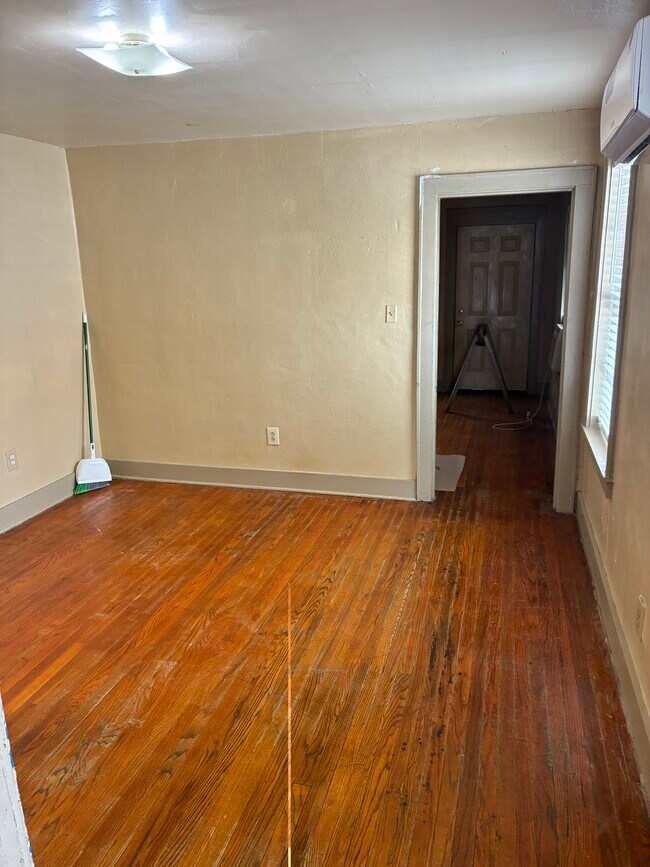 Foto del edificio - 592 N 3rd St