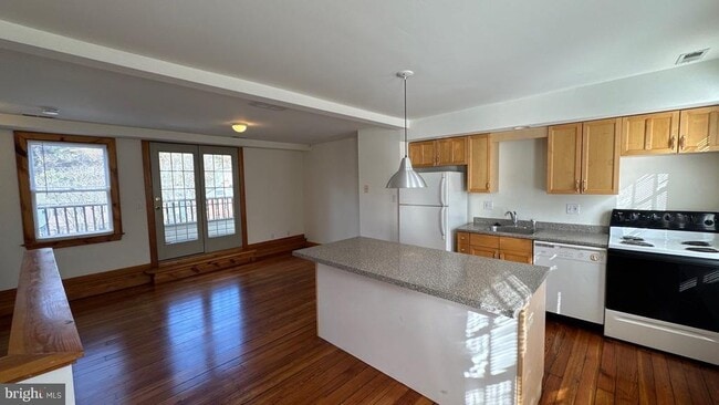 Building Photo - 3732 St Paul St