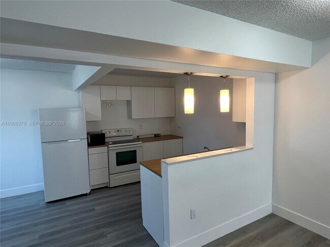 Foto del edificio - 455 NE 210th Cir Terrace