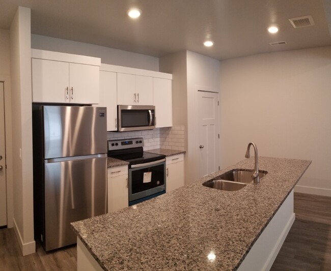 Foto del edificio - 3 bed, 2.5 bath town home in Idaho Falls/A...