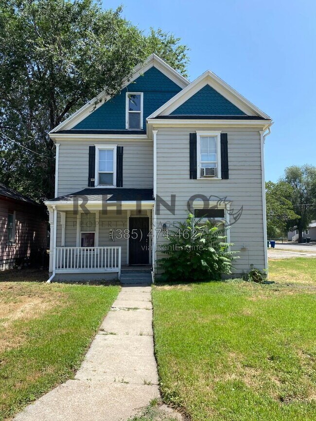 Building Photo - 2440 B Ave