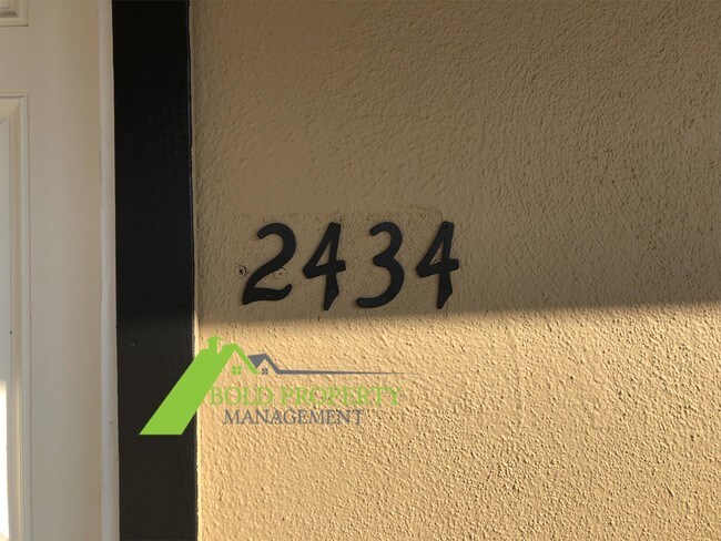 Foto del edificio - 2434 Connie Dr