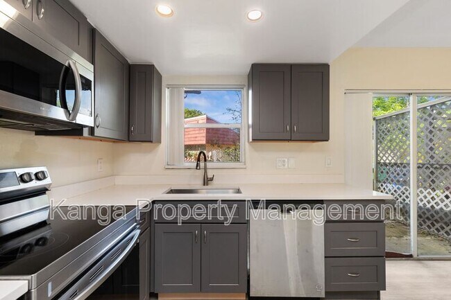 Building Photo - 2632 NW 52nd Ave