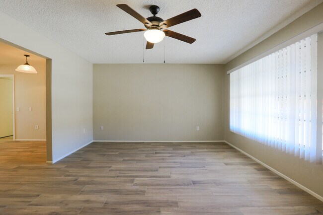 Foto del edificio - 14126 W Pennystone Dr