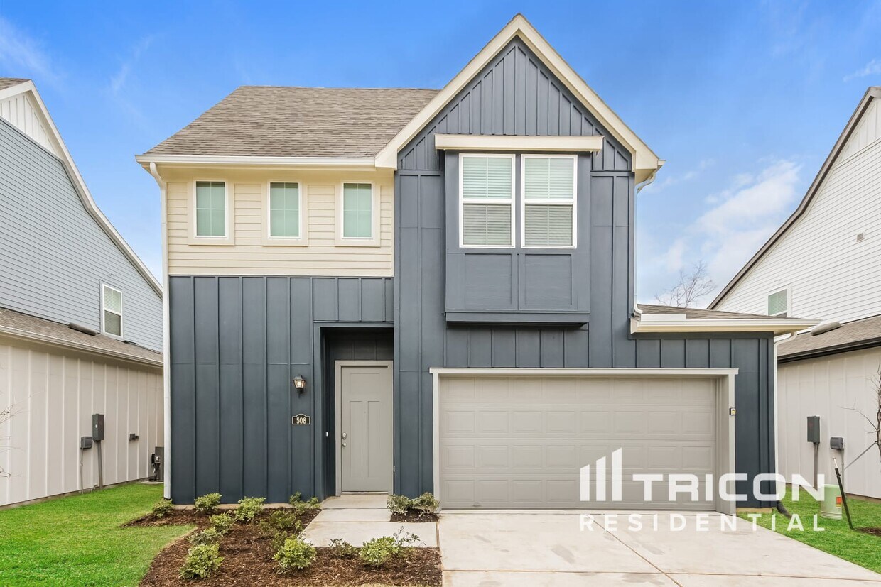 Foto principal - 9835 Willow Creek Commerce Dr