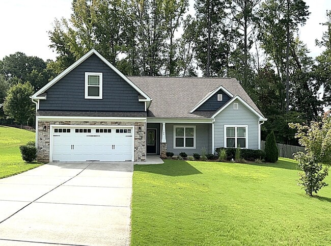 Building Photo - 104 White Ash Ln