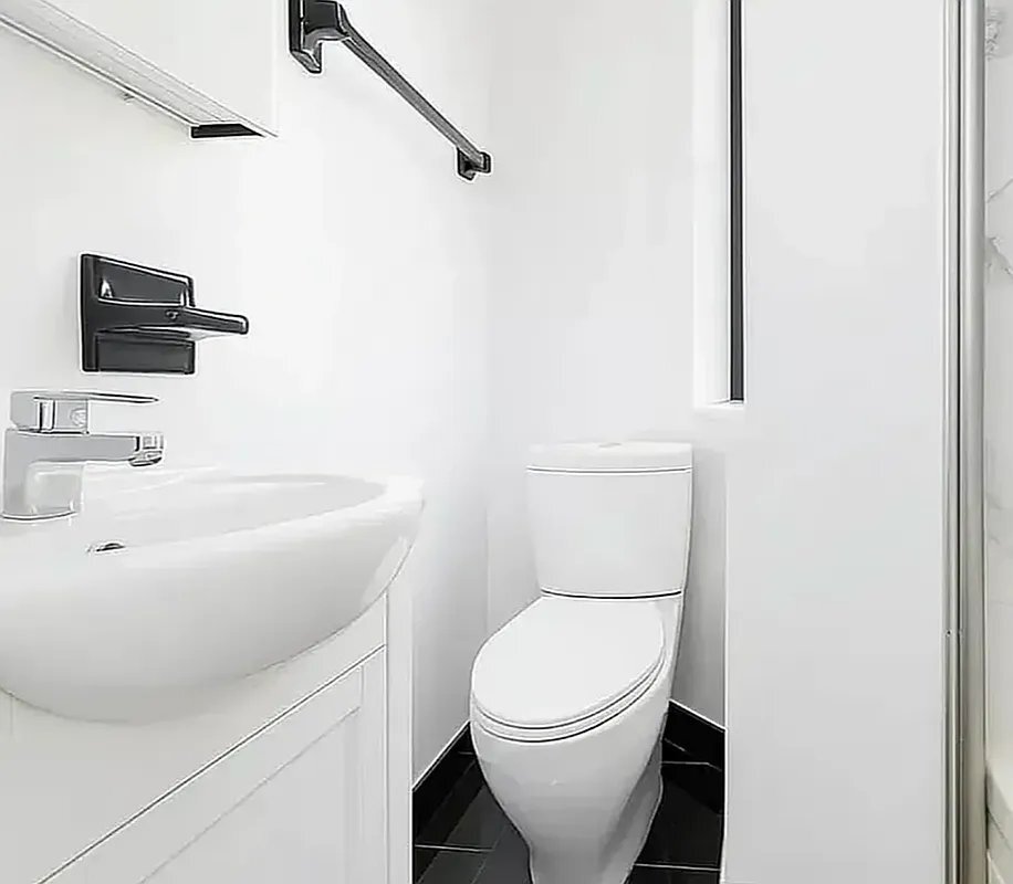 Building Photo - 126 Elizabeth St