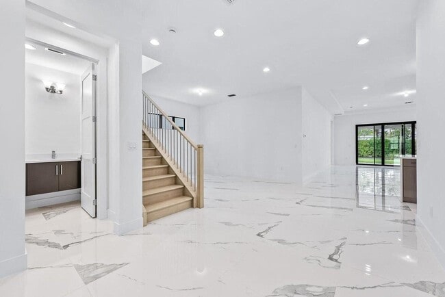 Building Photo - 13185 Faberge Pl