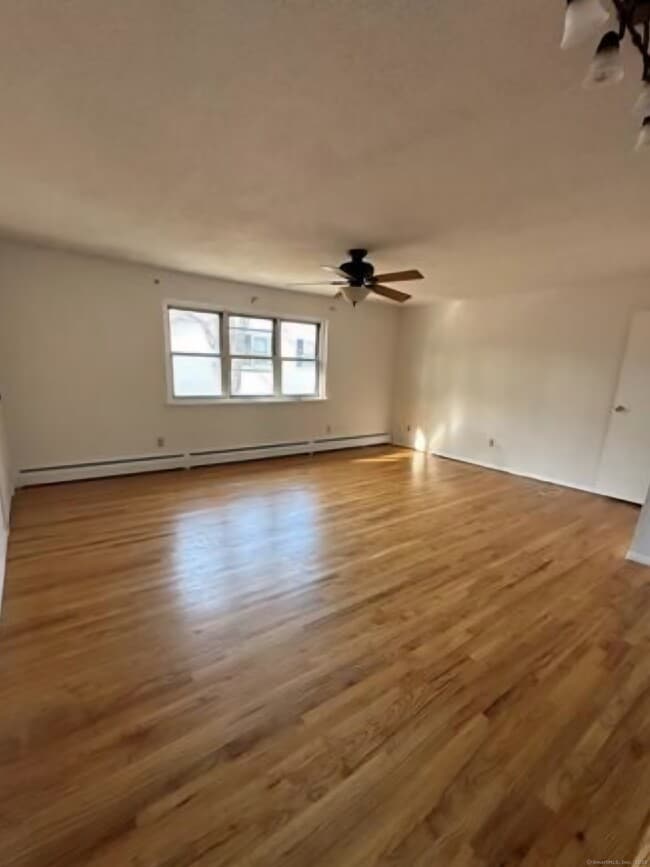 Building Photo - 482 Oak Ave