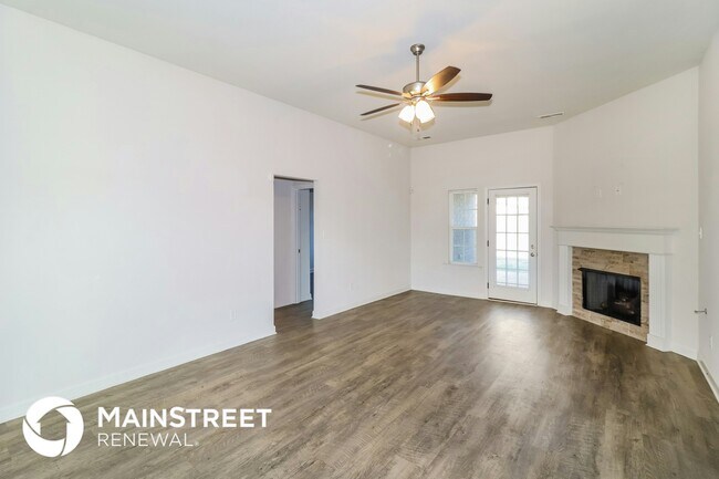 Foto del edificio - 8106 Aiden Rd