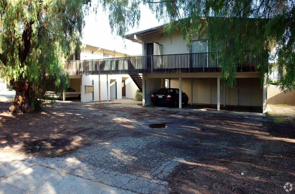 Building Photo - 2696 Miller Ave