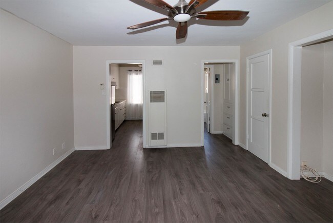 Foto del edificio - 719 E Medio St