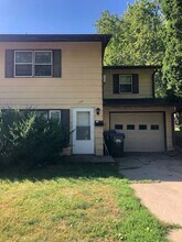 Building Photo - 1305-1305 Tracy Ln