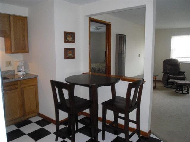 Dining Area - 407 S Main St