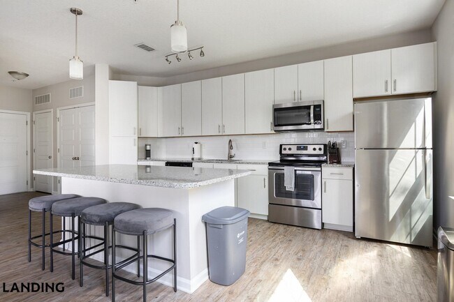 Foto del edificio - 2300 Tapestry Park Dr