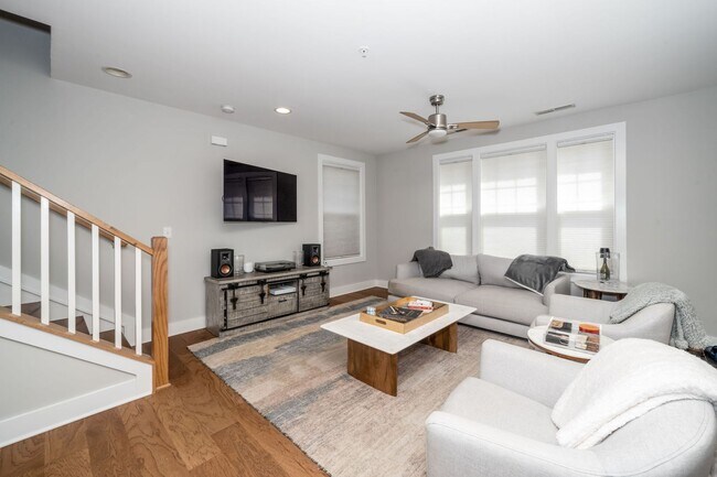 Foto del edificio - Move-in Ready Downtown Raleigh Condo - Walk to Seaboard Station!