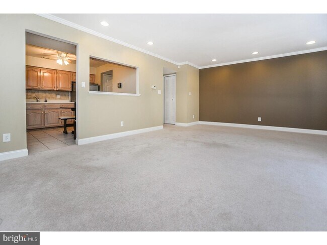 Foto del edificio - 102 Hazelwood Ln