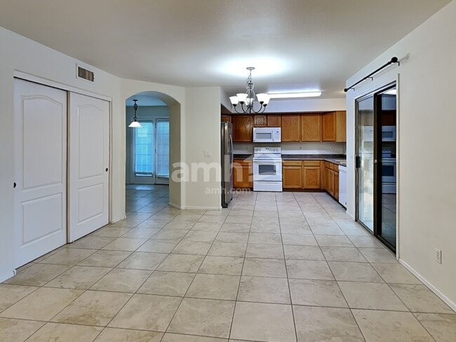 Foto del edificio - 9325 E Oro Ave