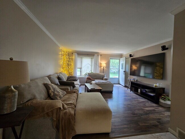 Building Photo - 1855 Luneta Ct