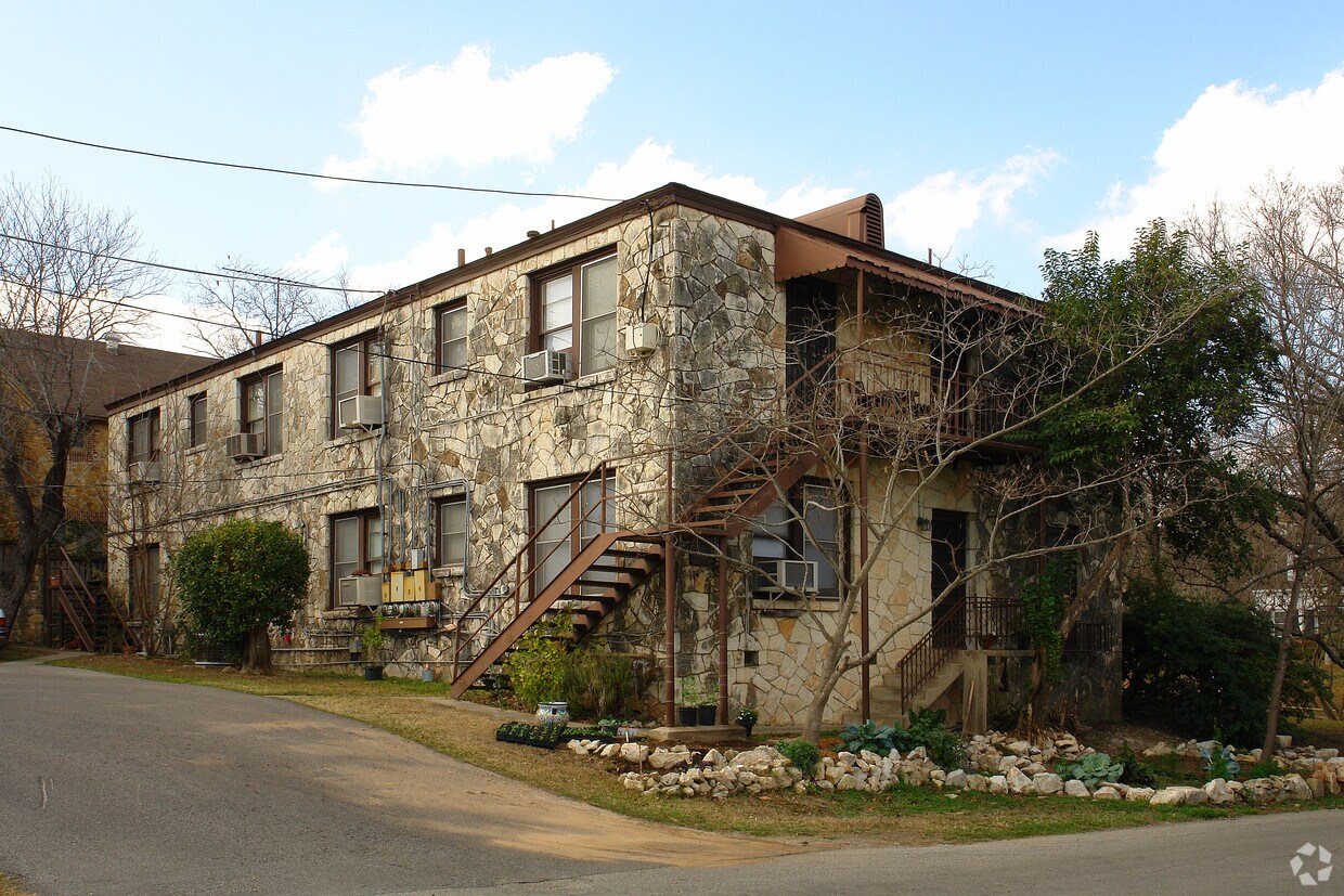 Foto del edificio - 254 Cloverleaf Ave