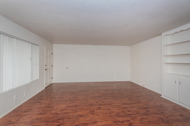 Building Photo - 4140 Mississippi St