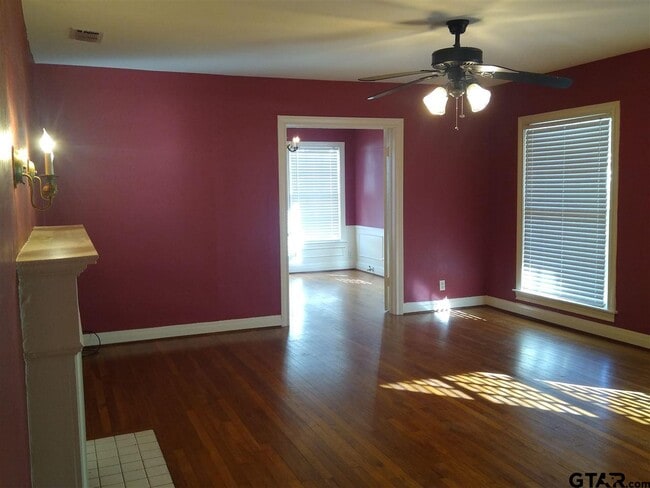 Building Photo - 409 Sunny Ln