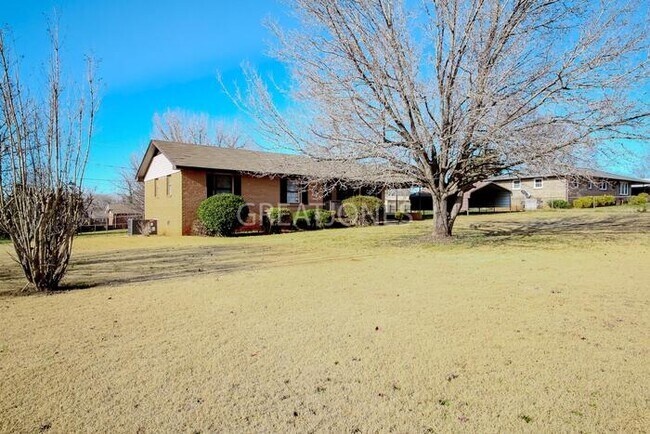 Building Photo - 114 Terrace Ln