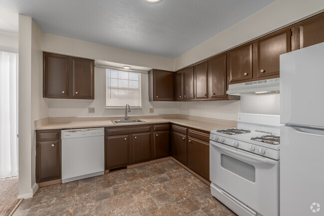 3BR, 1.5BA - 1,300SF - Kitchen - Cambridge Court Townhomes