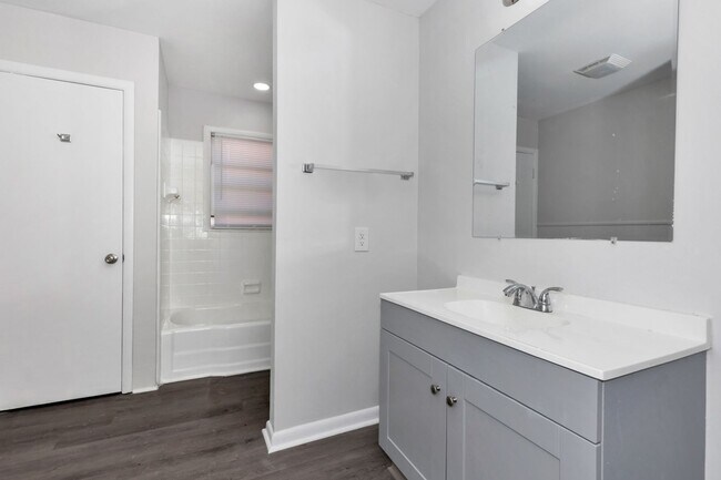 Foto del edificio - 402 Walker Ave NE