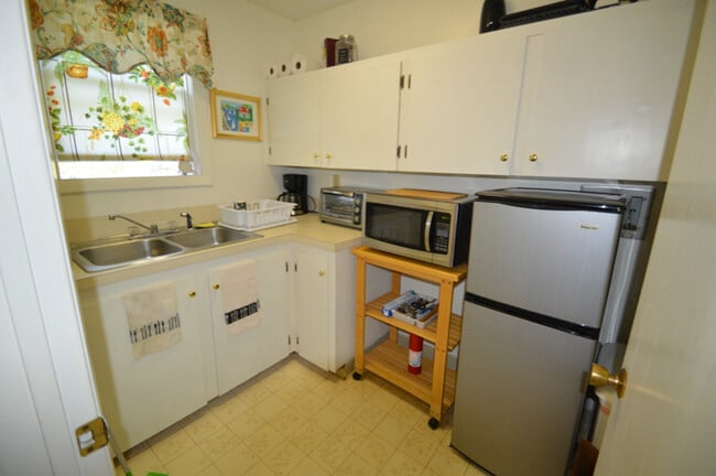 Get yourself an air-fryer to round out this kitchenette - 28 Merton Rd