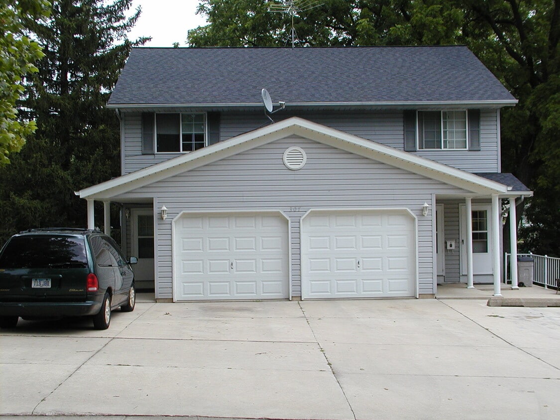 Primary Photo - 307 N Huber St