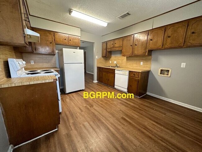 Building Photo - 2 Bd, 1 Ba, duplex in Jacksonville