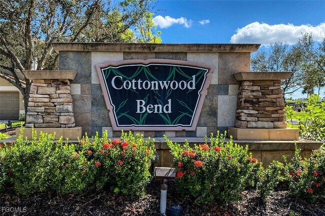 Foto del edificio - 3230 Cottonwood Bend