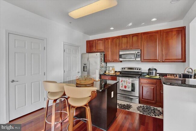 Foto del edificio - 7513 Helston Ct