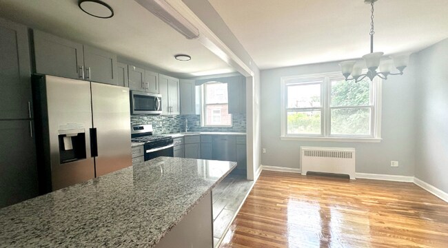 Foto del edificio - 2440 Cedar Ln