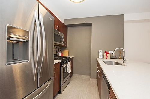 Primary Photo - 160 W 21st St