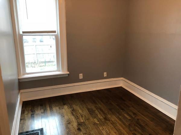 Foto del edificio - 1741 N Farwell Ave