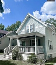 Building Photo - 717 Dewey Ave