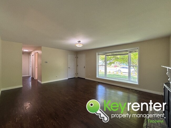 Foto del edificio - Gorgeous 3 Bed 1 Bath Home in Lakewood, WA!