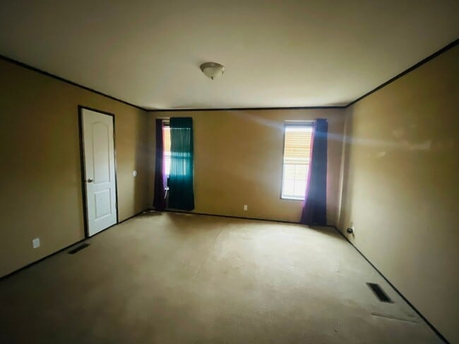 Building Photo - 570 S RR AD - Country property!