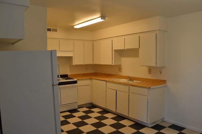 Foto del edificio - 482 N Glenn Ave