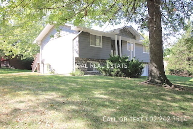 Building Photo - 733 Indian Hills Dr