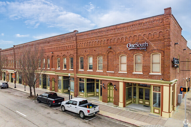 Foto del edificio - Lofts at Poplar Pointe