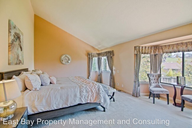 Building Photo - 5 br, 3 bath House - 43550 Greenhills Way
